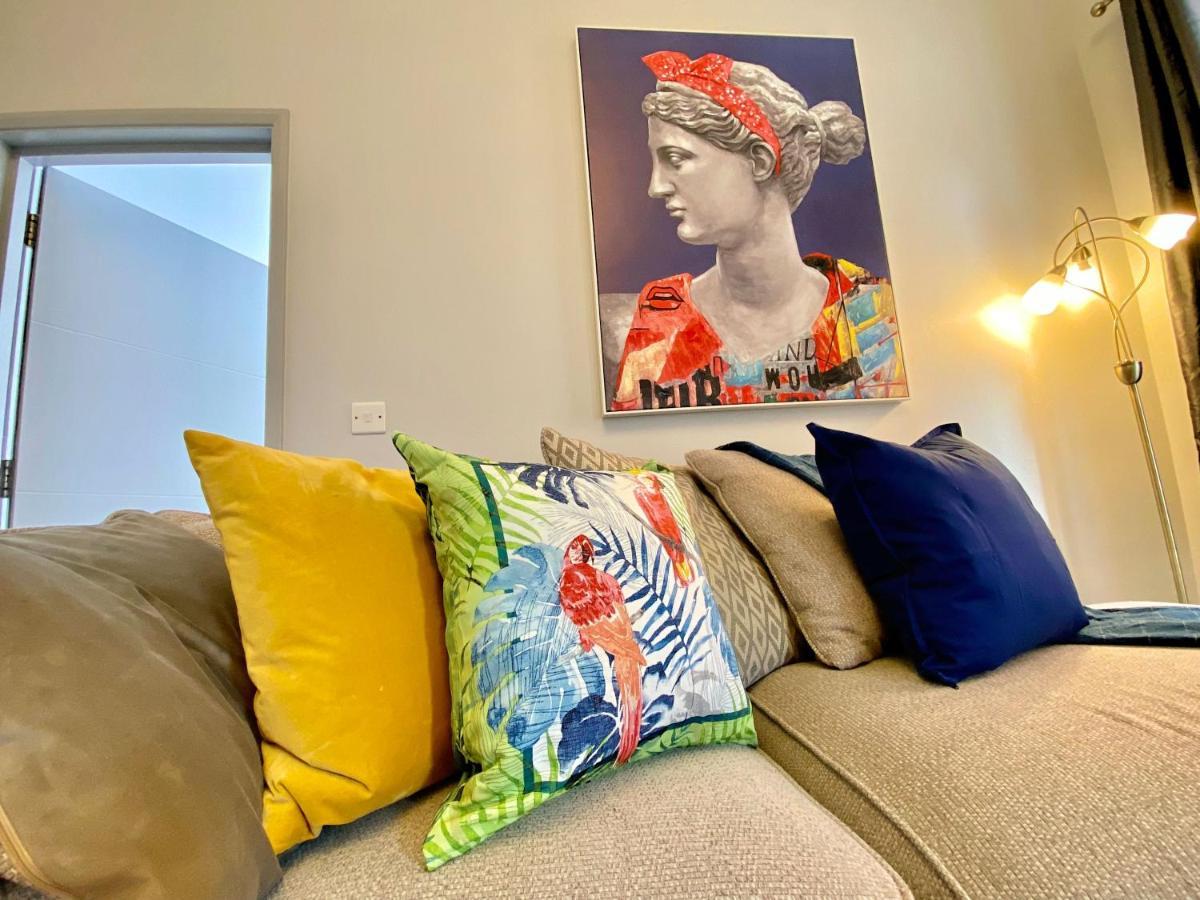 Beautiful Apartment - 5 Minute Walk To The Best Beach! - Great Location - Parking - Fast Wifi - Smart Tv - Newly Decorated - Sleeps Up To 4! Close To Bournemouth & Poole Town Centre Extérieur photo