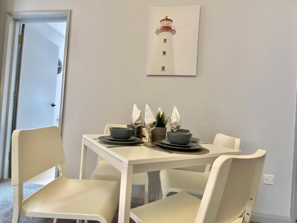 Beautiful Apartment - 5 Minute Walk To The Best Beach! - Great Location - Parking - Fast Wifi - Smart Tv - Newly Decorated - Sleeps Up To 4! Close To Bournemouth & Poole Town Centre Extérieur photo