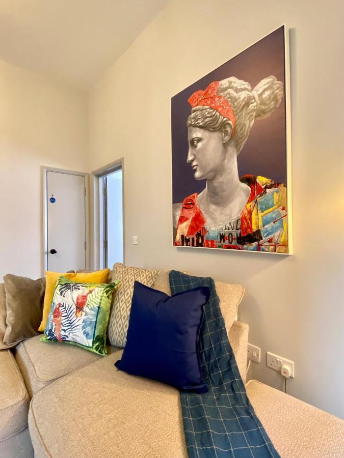 Beautiful Apartment - 5 Minute Walk To The Best Beach! - Great Location - Parking - Fast Wifi - Smart Tv - Newly Decorated - Sleeps Up To 4! Close To Bournemouth & Poole Town Centre Extérieur photo